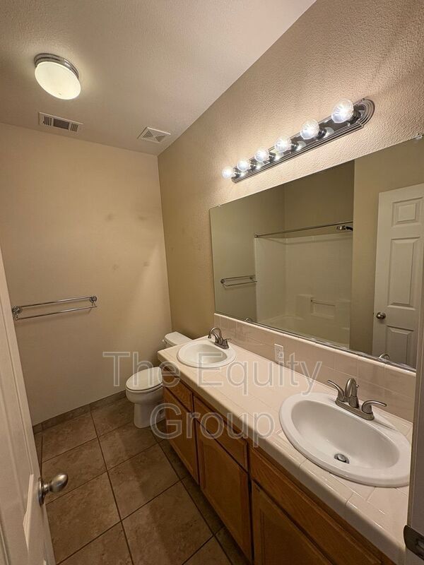 Building Photo - 524 Mallard Ave