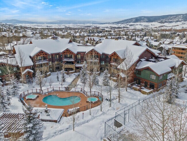 Building Photo - 2900 Blackhawk Ct