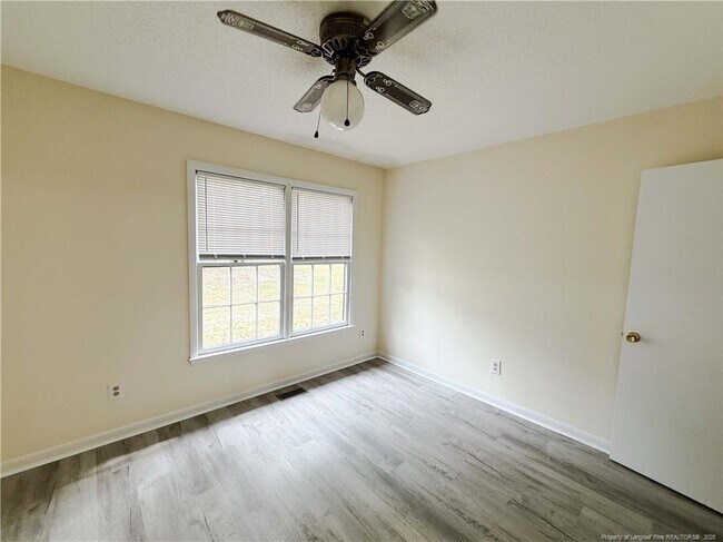 Building Photo - 518 Suffolk Ct