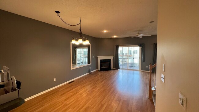 Building Photo - 7866 Old Carriage Ct