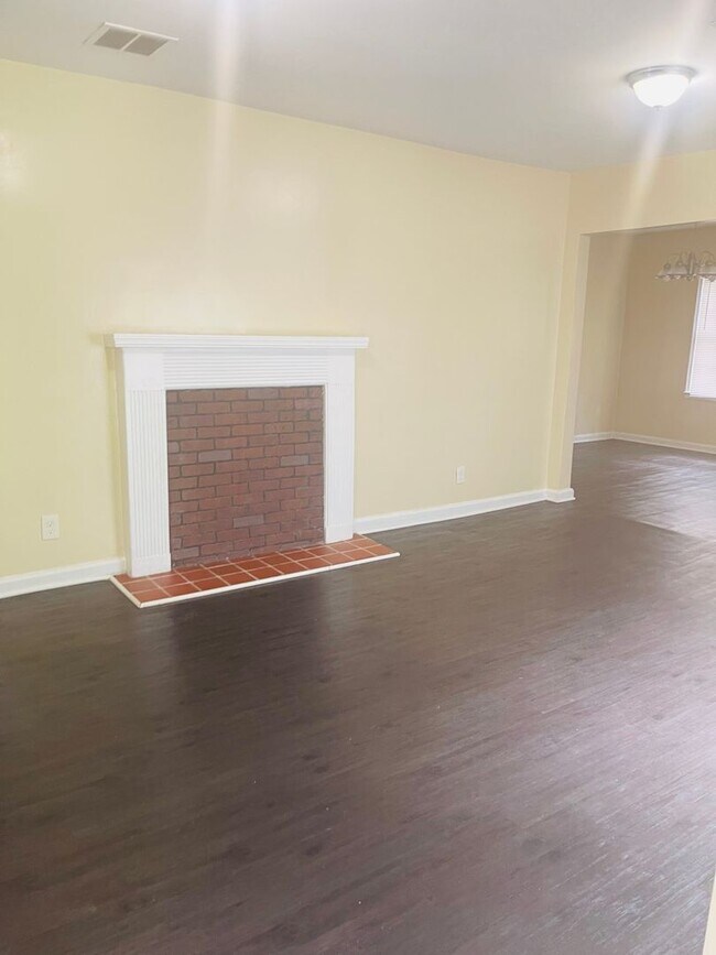 Building Photo - Coming soon