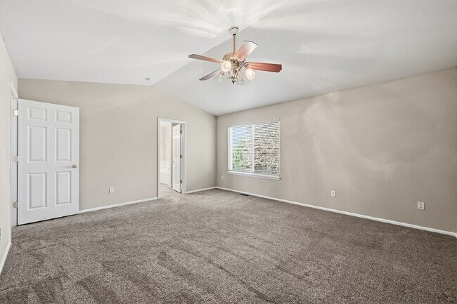 Building Photo - $2,620.95 with $300 off the first month's rent, 5 Beds - 3.5 Bath, Single Family Home in Colorado...