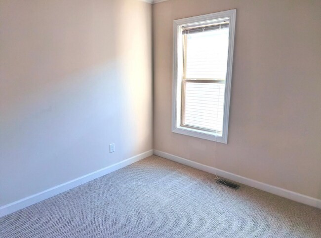 Building Photo - Luxurious Single-Family Home in Vibrant One Loudoun!
