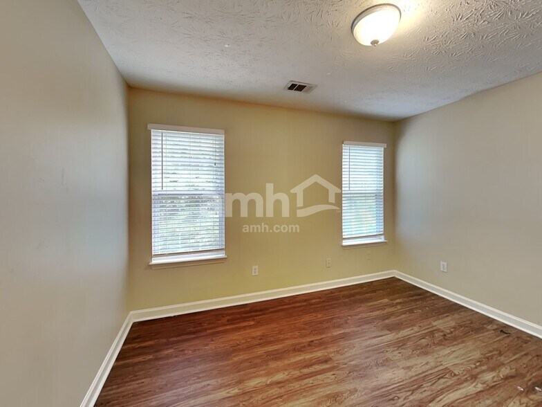 Building Photo - 540 Gables Ct