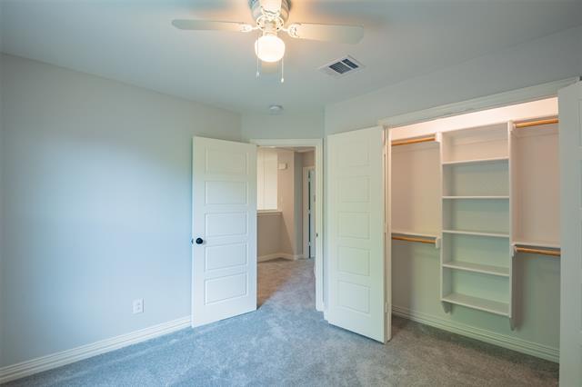 Building Photo - 2318 Bennington Dr