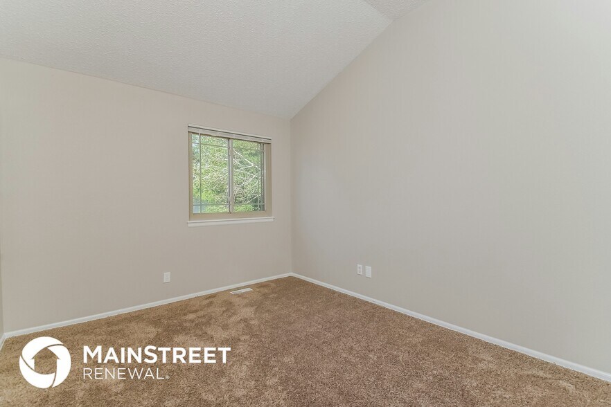 Building Photo - 5245 Quasar Ct