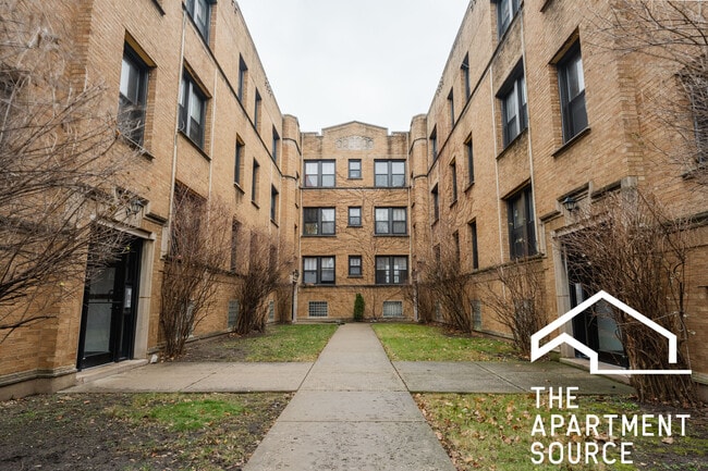 Building Photo - 5951 N Paulina St