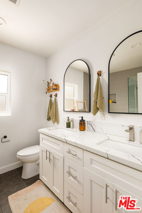 Building Photo - 4540 Catalpa St