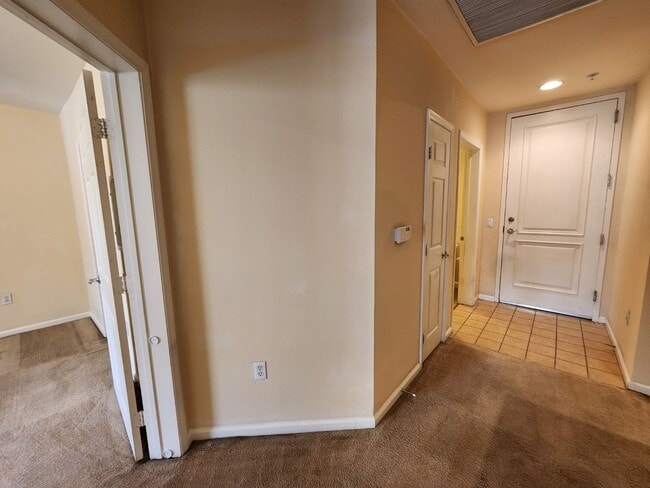 Building Photo - Luxury 1 bedroom condo unit on the 3rd Floor just off the "South LV Strip"
