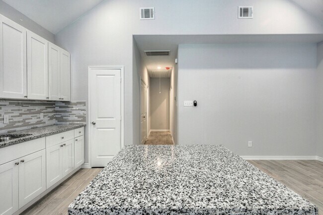 Building Photo - 9751 Black Gum