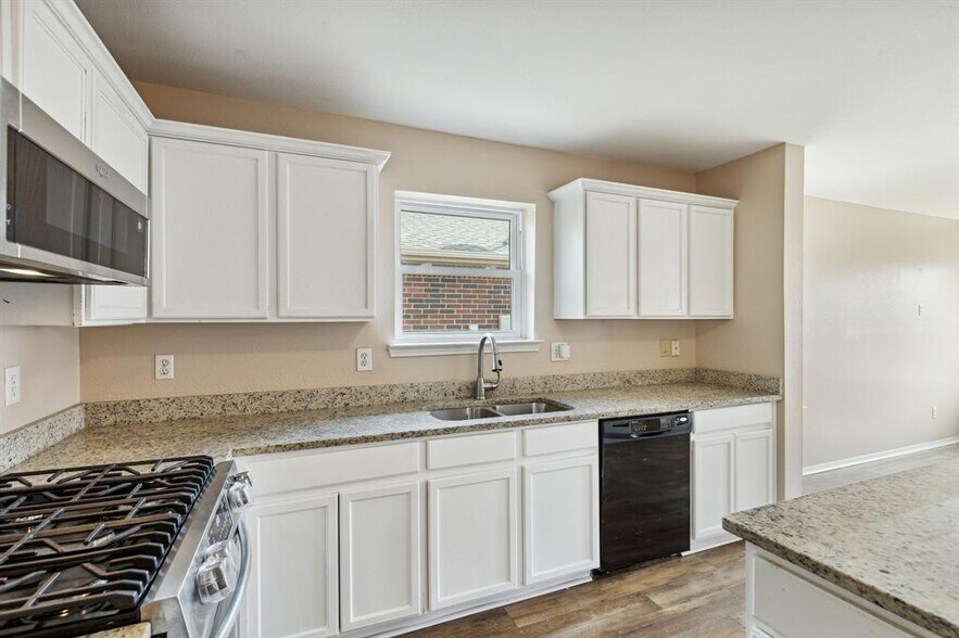 Building Photo - 12225 Peak Cir