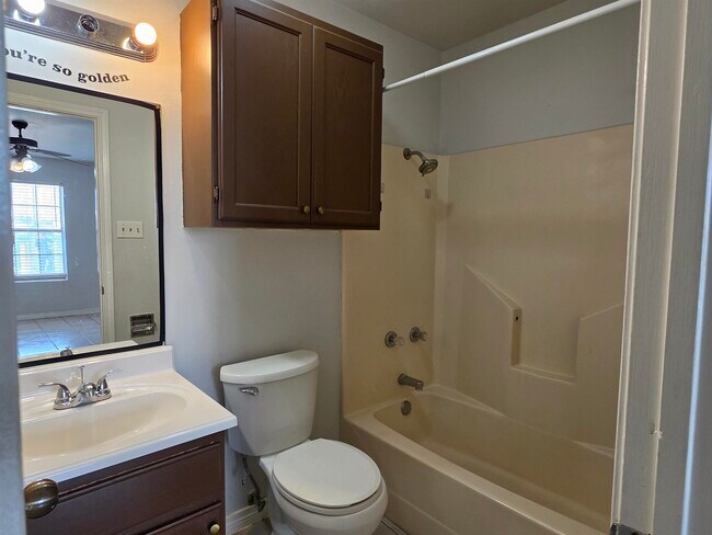 Building Photo - 207 Martingale