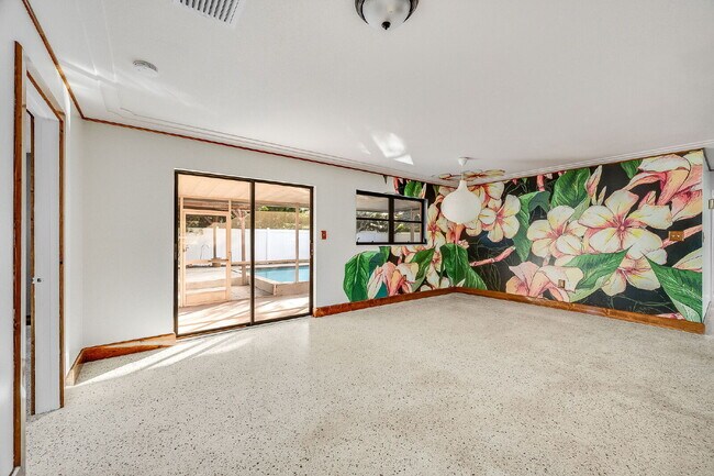 Building Photo - 5 BR/3BA pool home in Merritt Island- NO HOA!