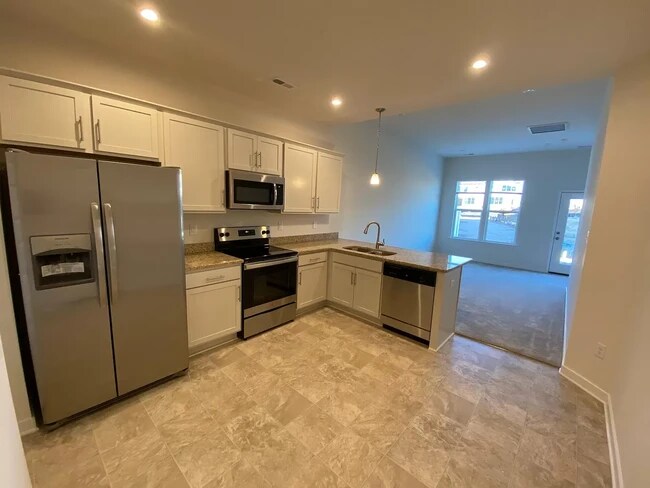 Building Photo - 12867 Deep Well Rd