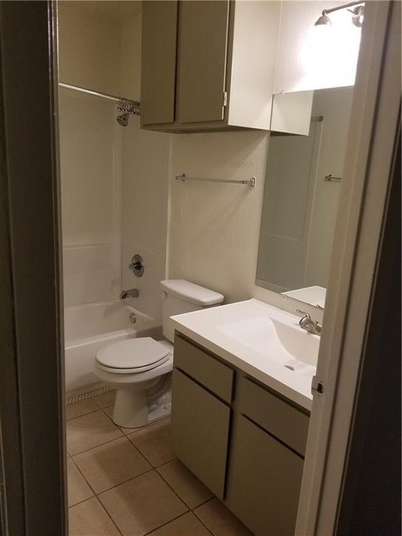 Building Photo - 9100 Mountain Ridge Dr
