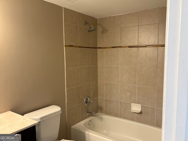 Building Photo - 2187 Palmyra Dr