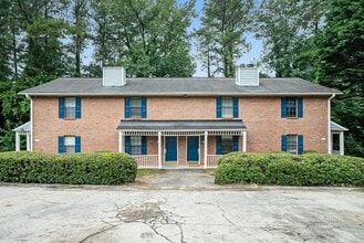 Building Photo - 2BR/1.5BA End Unit Townhome Near Downtown Snellville!