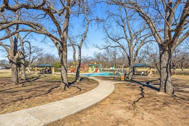 Building Photo - 2942 Woodland Hills Dr