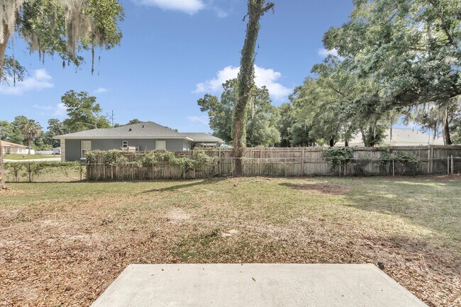 Building Photo - 2405 SE 46th Ct