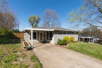 Building Photo - Charming House in Jackson