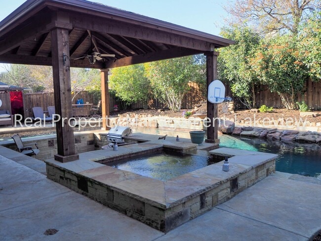 Building Photo - 7500 Waterside Pl