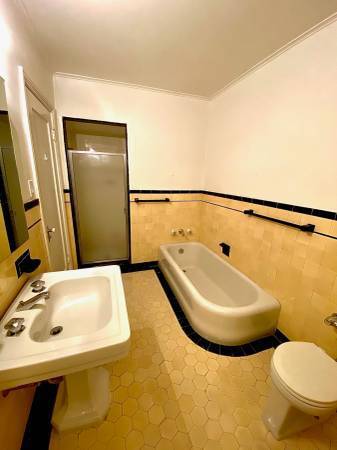 Master Bathroom - 2140 Pacific Ave
