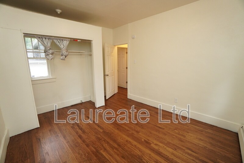 Building Photo - 1440 Kenton St