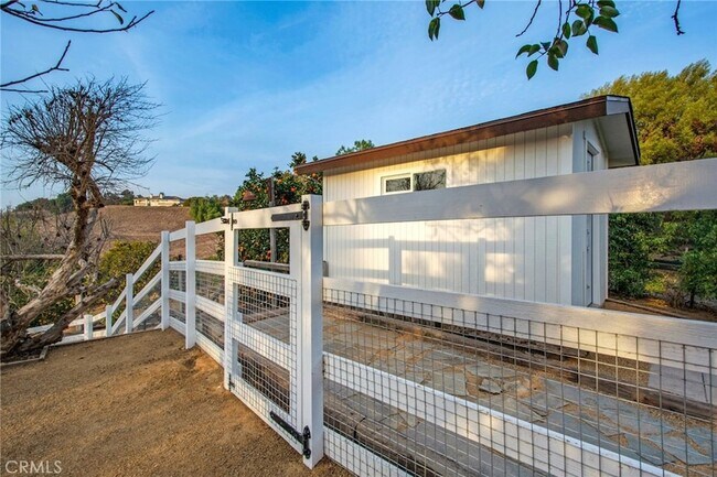 Building Photo - 27151 Mission Hills Dr