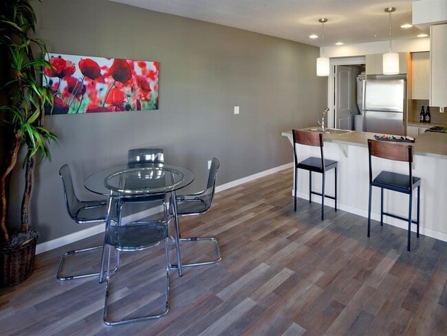 Building Photo - 1607 Apartments