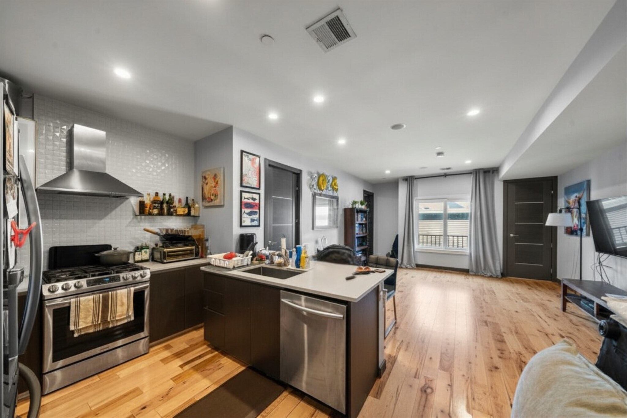 Building Photo - 39 Lexington St