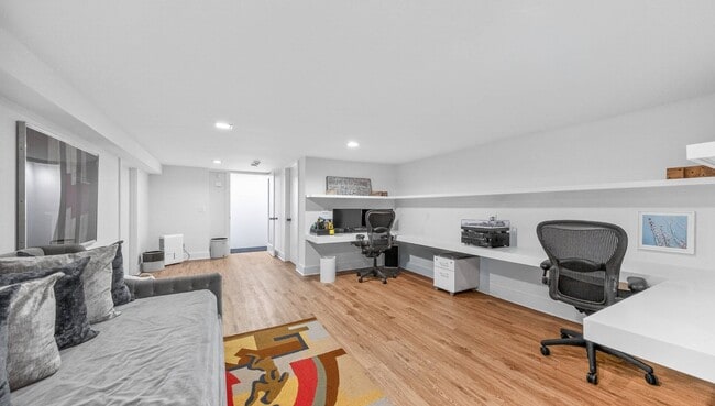 Building Photo - 24 Lilla Ln