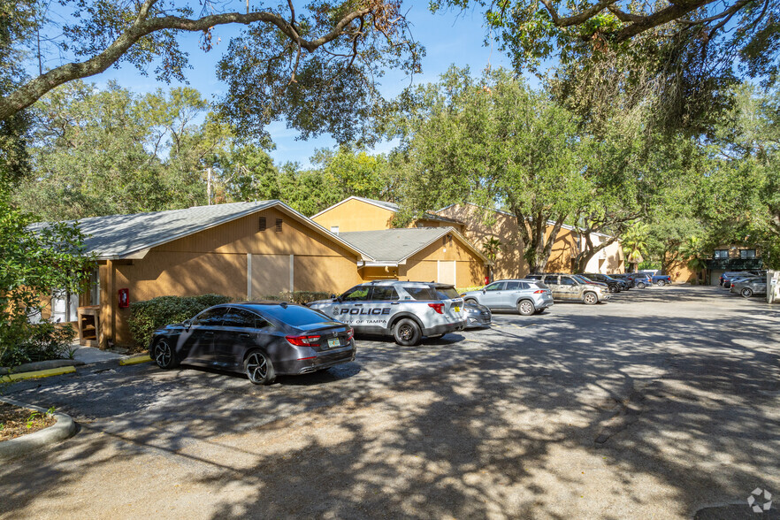 Building Photo - Uptown Townhomes