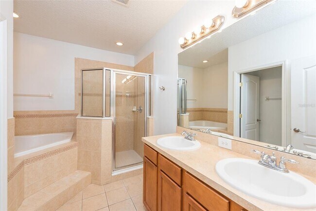 Building Photo - 4539 Amberly Oaks Ct