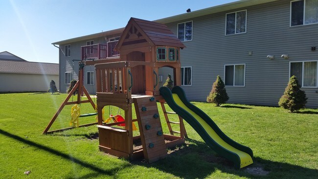 Building Photo - Grandview Pines