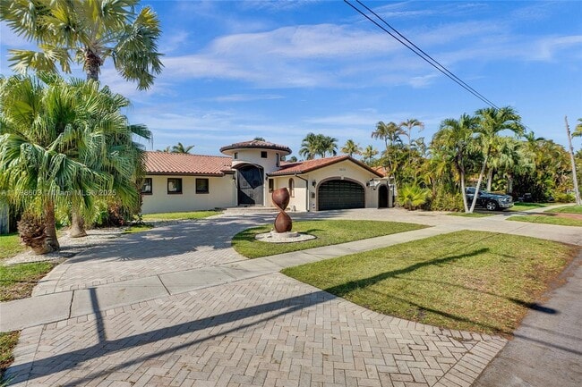 Building Photo - 2075 Ixora Rd