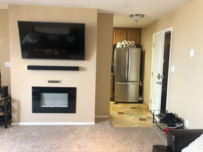Building Photo - Ocean View 1 Bed/1 Bath in North Pacific Beach!