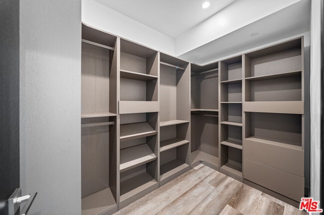 Building Photo - 5812 Willis Ave