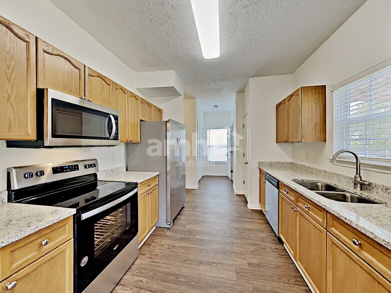 Building Photo - 8029 Maggie Ct