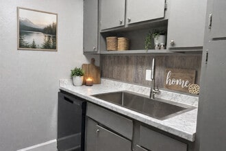 Building Photo - Wind Crest Apartments