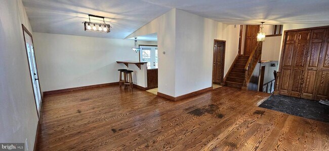 Building Photo - 9004 Flicker Pl