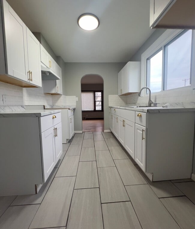 Building Photo - 2 Bedroom House Available NOW in Burnham IL for $1750.00.