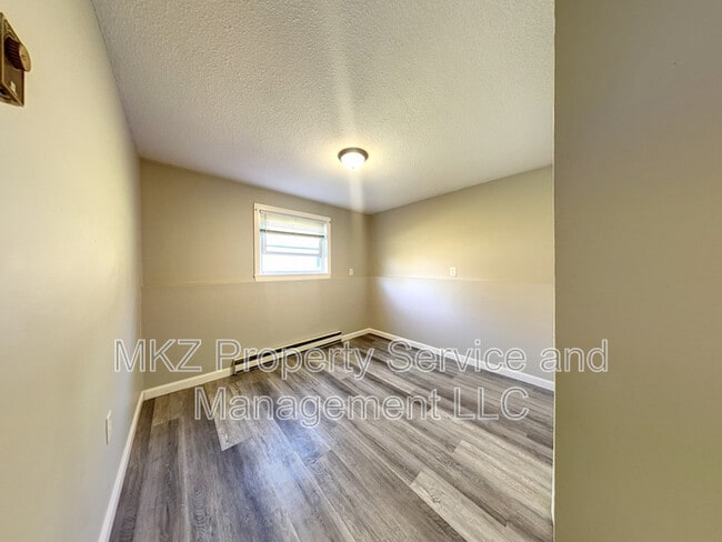 Building Photo - 51 Glenwood Dr