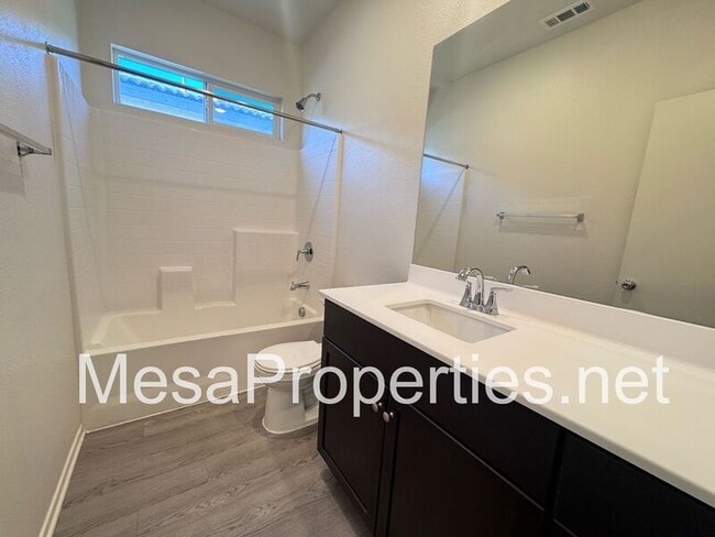 Building Photo - 11784 Ginger St