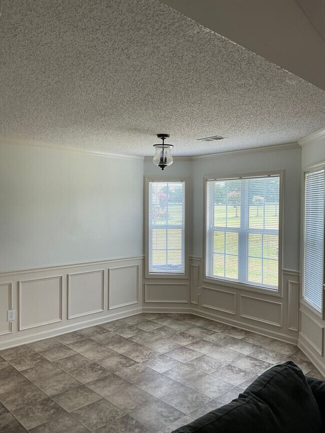 Building Photo - 220 Jeremy Dr