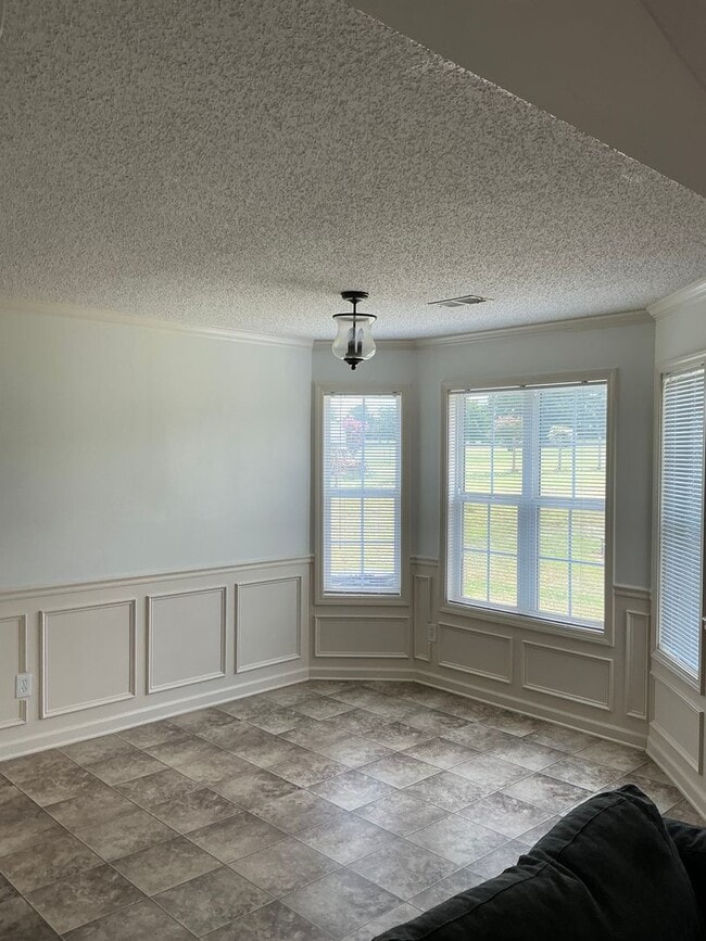 Building Photo - 3-bedroom, 2-bath home in Oglethorpe County is situated on a 1.53 spacious lot with a fenced-in b...