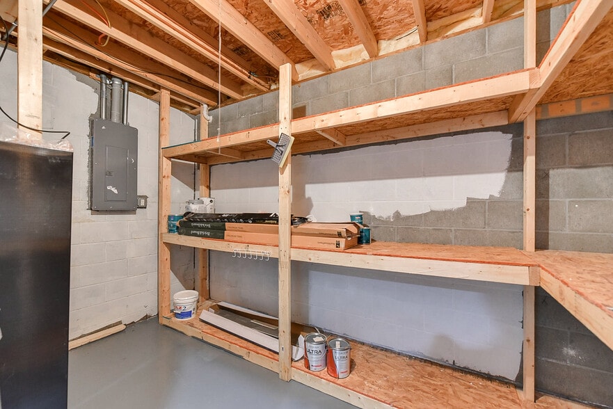 Building Photo - 15327 Parker Cir