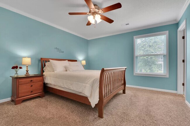 Building Photo - 601 Blackburn Dr