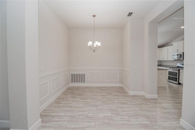 Building Photo - 4903 Vue Delac Pass