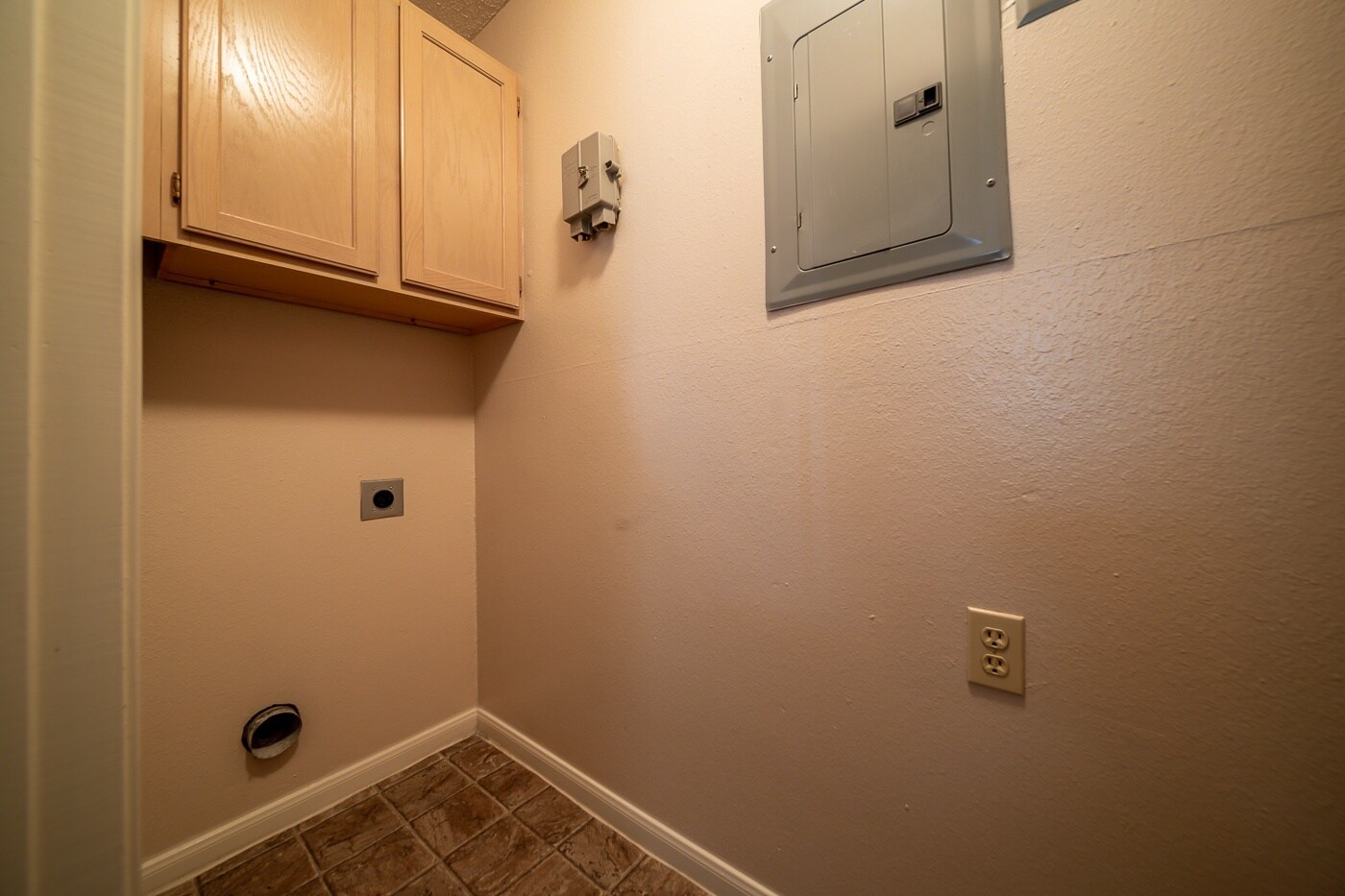 The Claremont Apartment Homes 1190111909 W 109th St Overland Park KS