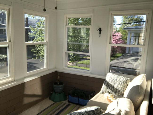 Building Photo - 42 Maplewood Avenue